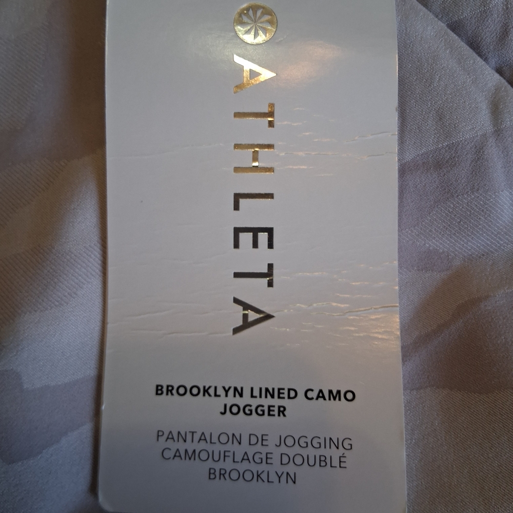 NWT 💕 Athleta Brooklyn Lined Camo Joggers Sz. 6 - Picture 11 of 15